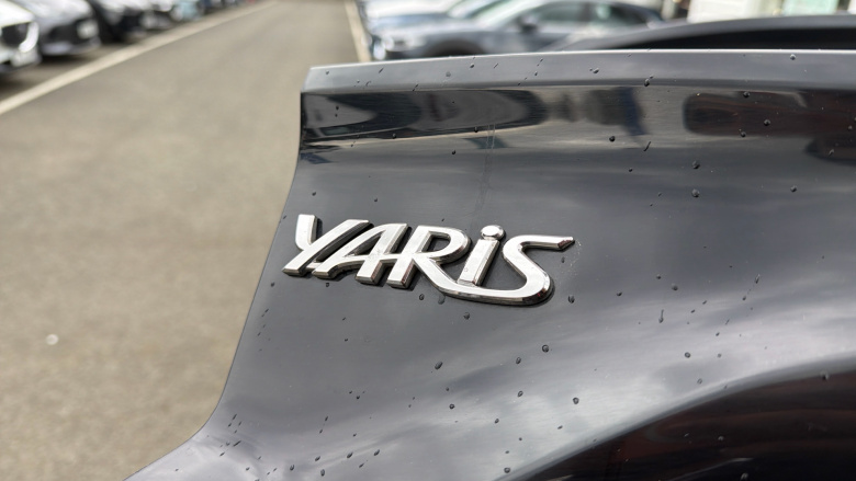 Toyota Yaris 1.5 Hybrid Design 5dr CVT Hybrid Hatchback